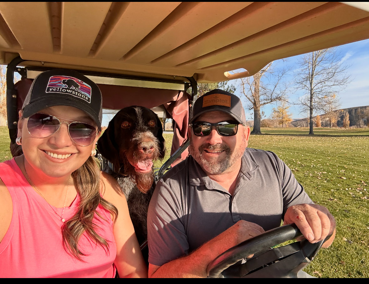traviserose11's tweet image. My awesome crew helping me apply snowmold products at my friends 9 hole GC. Outstanding being 64 degrees Nov 11th in Idaho. It’s also a winery so it cost me plenty for my brides favorite Red they have 
#simplotturf
#idahome
#bestwifeever