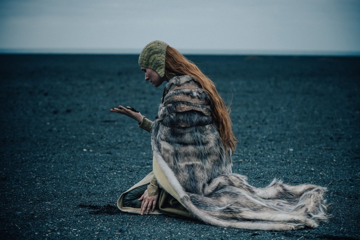 tvcinews's tweet image. El 14 de diciembre Universal+ estrena War of the Kingdoms tvcinews.com/2025/11/serie-…