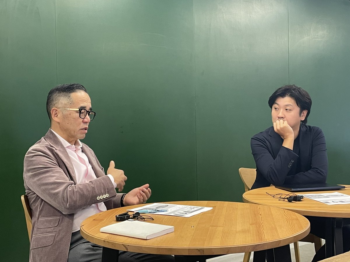 doctor_nw's tweet photo. 今話題の学習塾・花まる学習会の高濱代表と「子どもの発達」について対談しました。現場の経験に基づいた代表の知見、とても勉強になりました@19590314 @hanamarugroup https://t.co/6gL08fkZhU