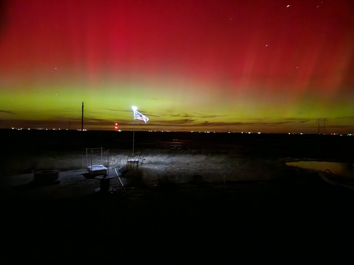 Haven't been able to touch grass and draw outside cause it's been blowing 40+ mph winds for the latest 10 days.  But I got some great pics of the Northern Lights outside my porch that I'll try and tackle. 

Follow <a href="/rayrayishappy/">RayRayIsHappy</a> for creativity challenges and subscribe to his