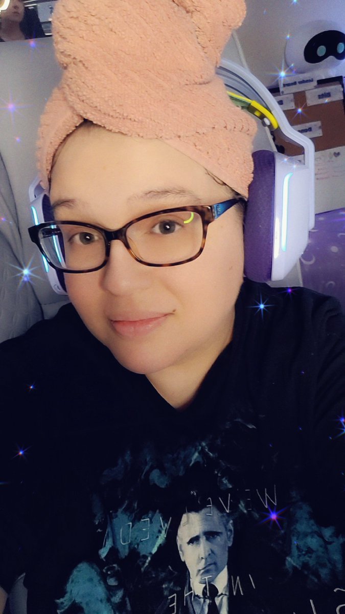 minkittenn's tweet image. 💜✨️ Tonight ✨️💜

Freshly showered and ready for some alien pewpew!

🐱 twitch.tv/minkittenn

#XCOM2 #TwitchStreamers #twitch #gamergirl #streamer #smallstreamers #roadtopartner