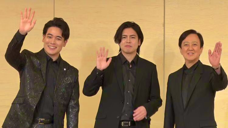 この度、

#坂東玉三郎 様に構成・演出いただき、
『木村竜蔵 木村徹二が歌う坂東玉三郎の世界』コンサートを開催させて頂く運びと相成りました。
ご来場の皆々様にとりまして、
生涯記憶に残る至高の瞬間となるよう尽力致します。

2026年4月2日（木）・3日（金）
新橋演舞場にてお待ちしております。