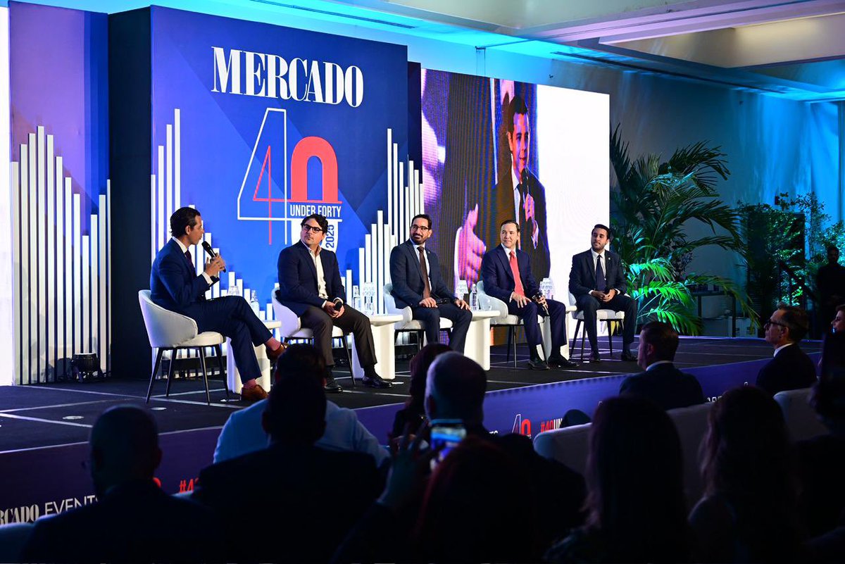 JohnnyPujols's tweet image. Agradezco a @RevistaMercado por la invitación al #40Under40 2025.

Conversamos sobre el reto de reconstruir la función pública de los partidos y recuperar la confianza ciudadana siendo un espacio de pensamiento y acción pública al servicio de la sociedad.

#Liderazgo…