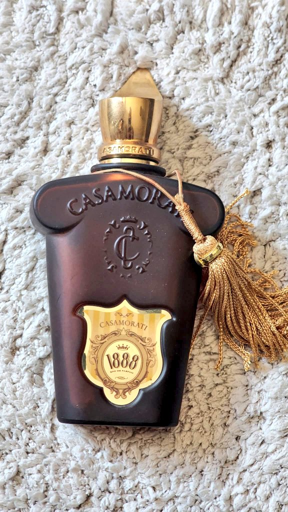 _fragrantica's tweet image. هذا وقته من اجمل العطور العنبريه والزهرية 

عطر فخم و راقي  1888 Xerjoff

#رابطة_عشاق_العطور