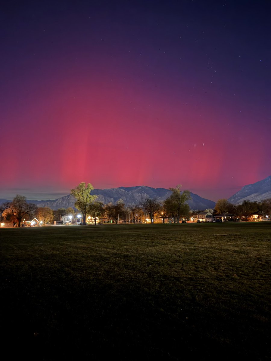 V_irvin_V's tweet image. Go look at the sky !