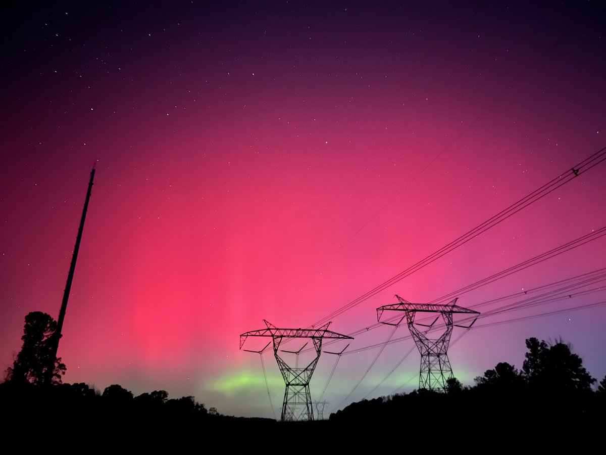 Brady_Wx's tweet photo. Never thought I’d see the Aurora borealis so vibrant this far south (Atlanta). So beautiful and awesome. https://t.co/jig7BDFjBv