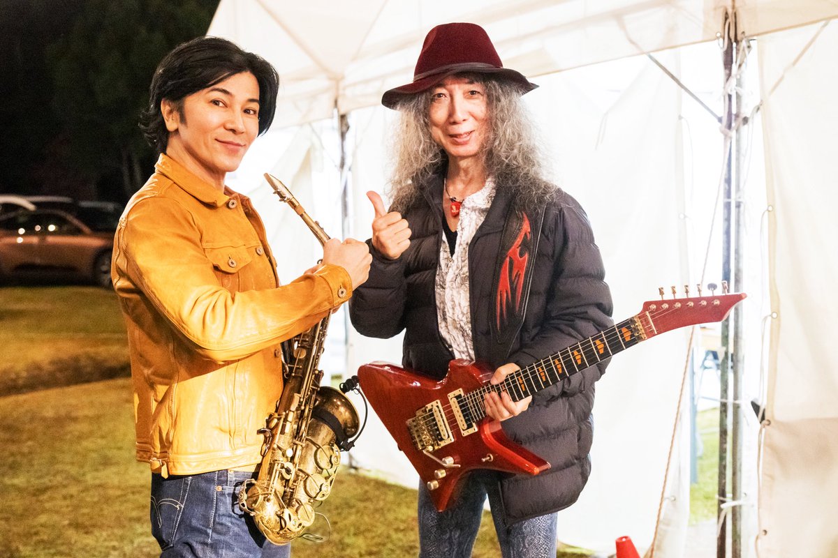 KyojiTWJ's tweet photo. 11/1の水戸Super Dream Lake Concertで一緒だった武田真治くん。サックスも良かったけどパフォーマンスがメチャ良かった‼︎
お客さんたちを一気に盛り上げる話術も素晴らしかったです😊👍 https://t.co/4io7fNMhVI
