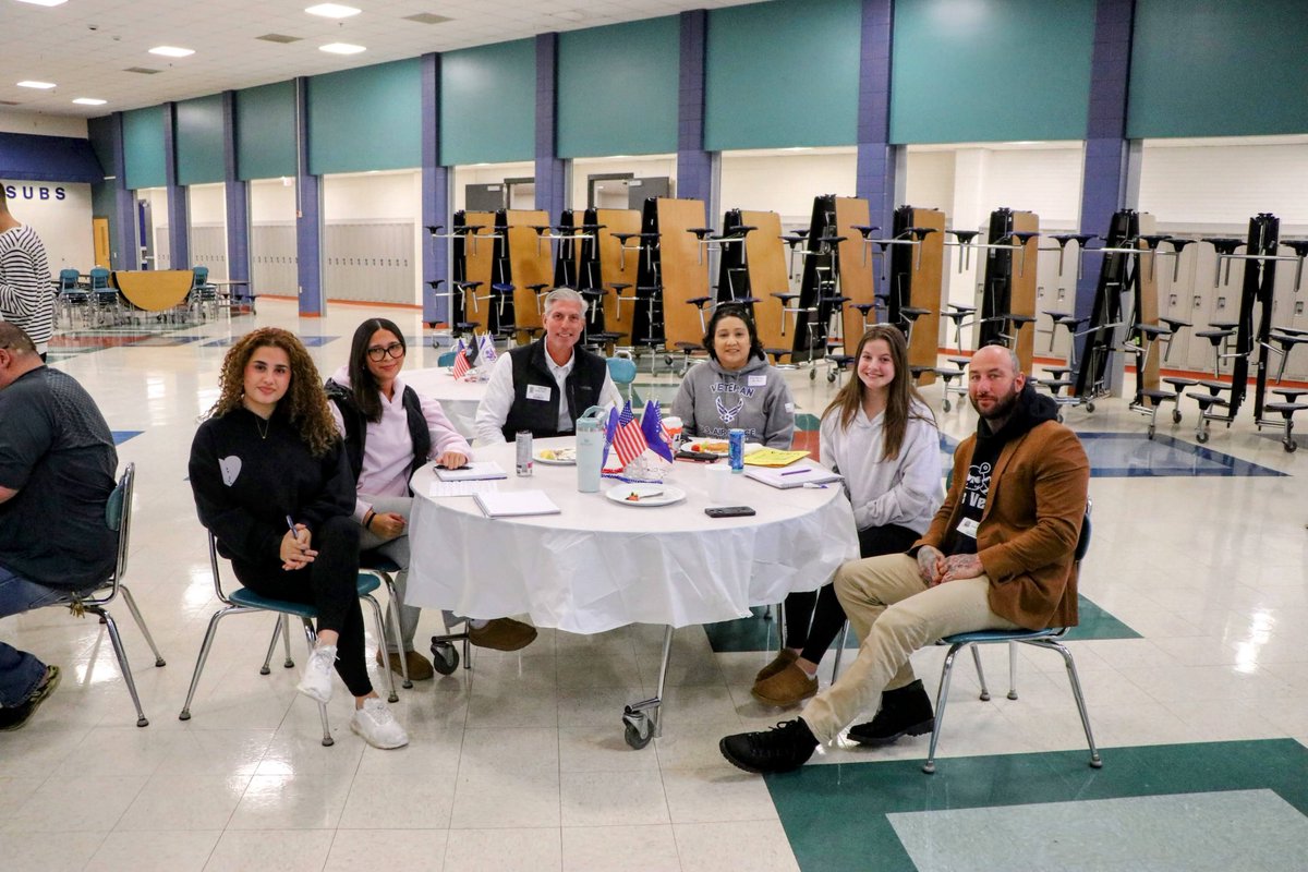 FPSDistrictWI's tweet image. FHS held a special Veterans Day Breakfast yesterday. Vets shared stories and visited with students. Thank you tall who have served. #BetterCommunity