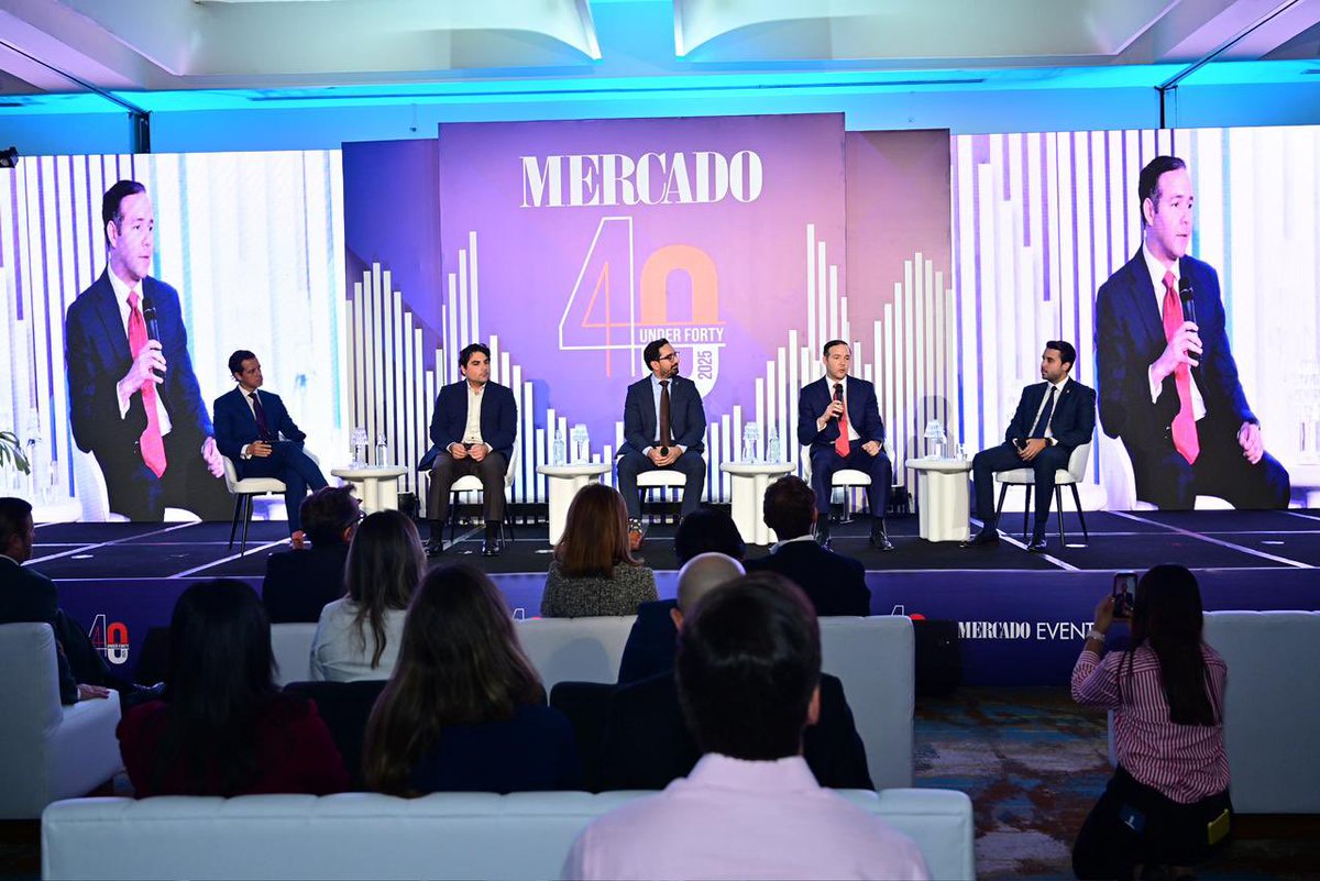 JohnnyPujols's tweet image. Agradezco a @RevistaMercado por la invitación al #40Under40 2025.

Conversamos sobre el reto de reconstruir la función pública de los partidos y recuperar la confianza ciudadana siendo un espacio de pensamiento y acción pública al servicio de la sociedad.

#Liderazgo…