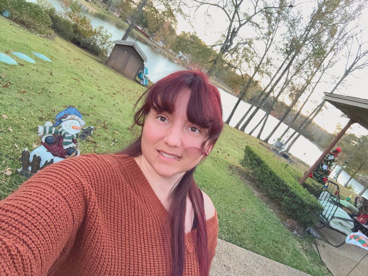 Fresh hair color and fall temps at my grandma’s house. It’s so fun and I love the way this dye turned out.