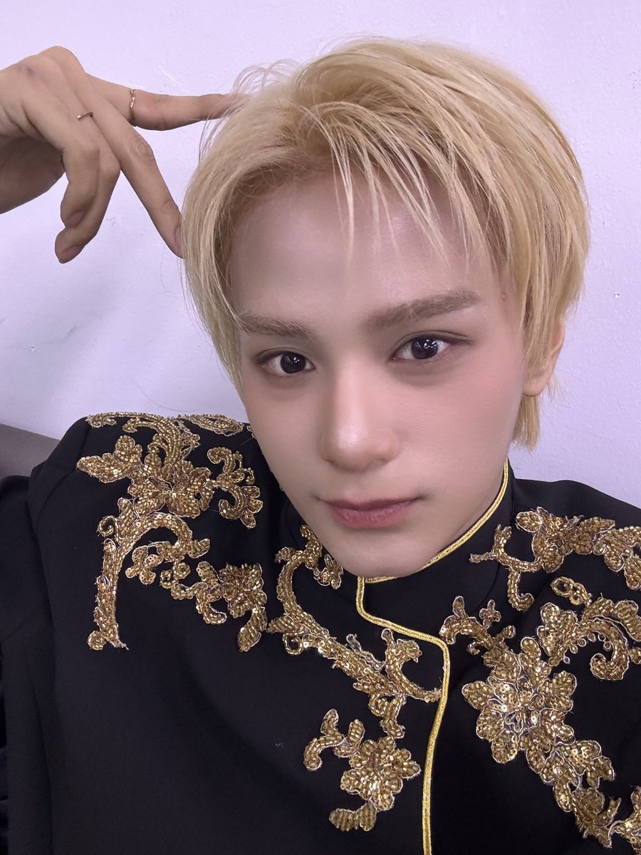 XODIAC_MEMBERS's tweet photo. [#자얀💛] 

어제는 드디어 우리 컴백 날이었어요!!
오랜만에 팬분들이랑 다시 만날 수 있어서 너무 행복했어요 🥹💛💖
우리 새 앨범 ‘ALIBI’ 많이 사랑해주시고 관심도 많이 주세요!! 🙏✨

#XODIAC #소디엑 #ZAYYAN #자얀 https://t.co/9BBjZsh8FL