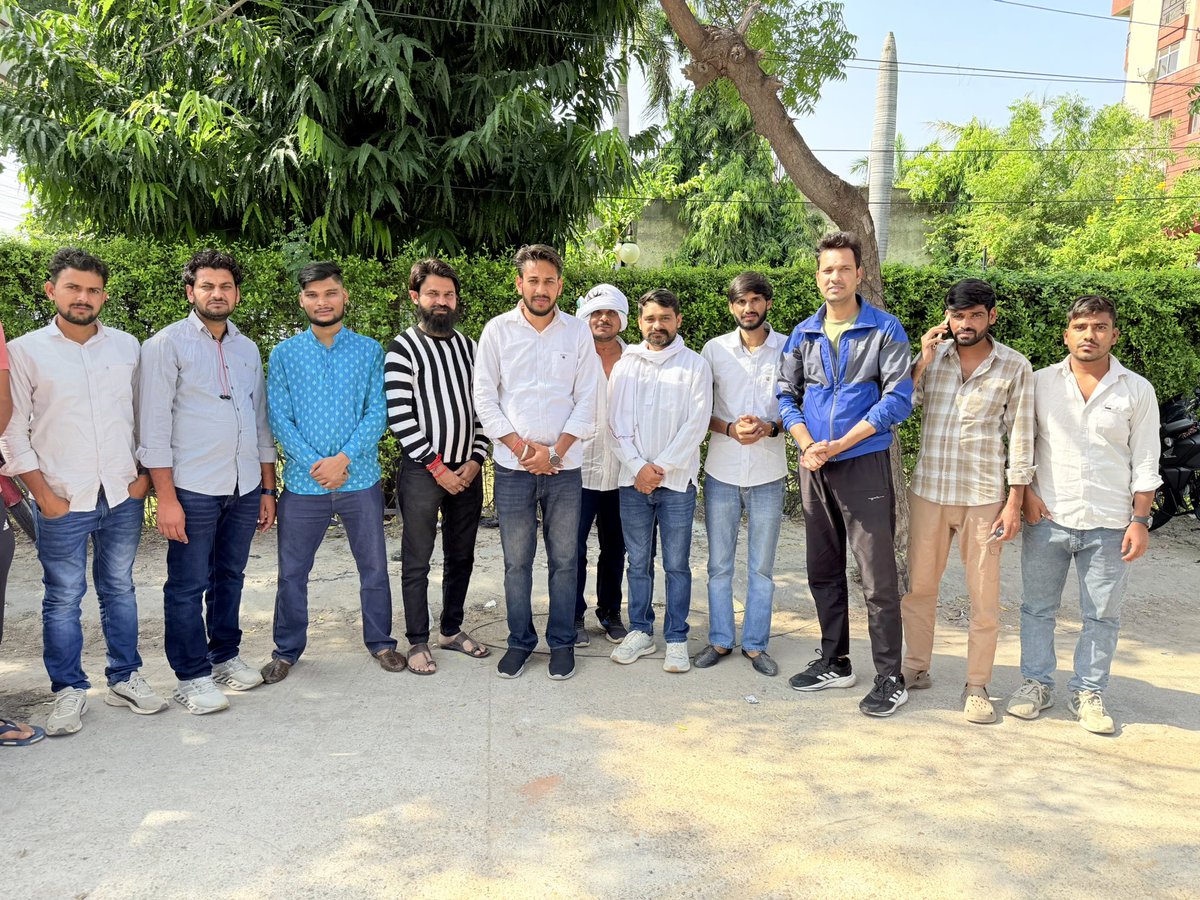 आभार हाड़ौती 🙏

नरेश भाई के चुनाव प्रचार के दौरान पूरी हाड़ौती की जनता ने जो अपार प्रेम और सम्मान दिया, उसके लिए मैं दिल से आभार व्यक्त करता हूँ।

आप सबका यह स्नेह मैं शायद कभी चुका नहीं सकूंगा,
लेकिन इतना वादा करता हूँ —
जब भी हाड़ौती को मेरी जरूरत होगी, आपका बेटा सबसे पहले हर
