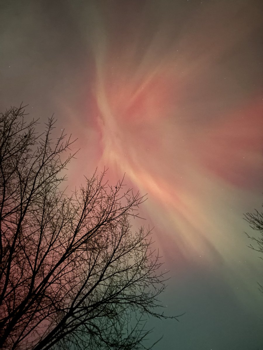 myss1969's tweet photo. From my deck #Aurora https://t.co/gW2pHBsQvQ