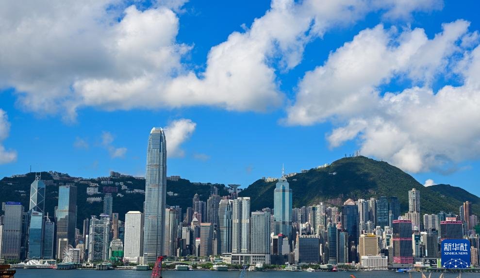 The HKSAR govt announced Tue that it has successfully priced around HK$10 bln (US$1.3 bln) worth of digital green bonds, including:
- HK$2.5 bln 2-year tranche at 2.5%
- RMB2.5 bln 5-year tranche at 1.9%
- US$300 mln 3-year tranche at 3.633%
- EUR300 mln 4-year tranche at 2.512%