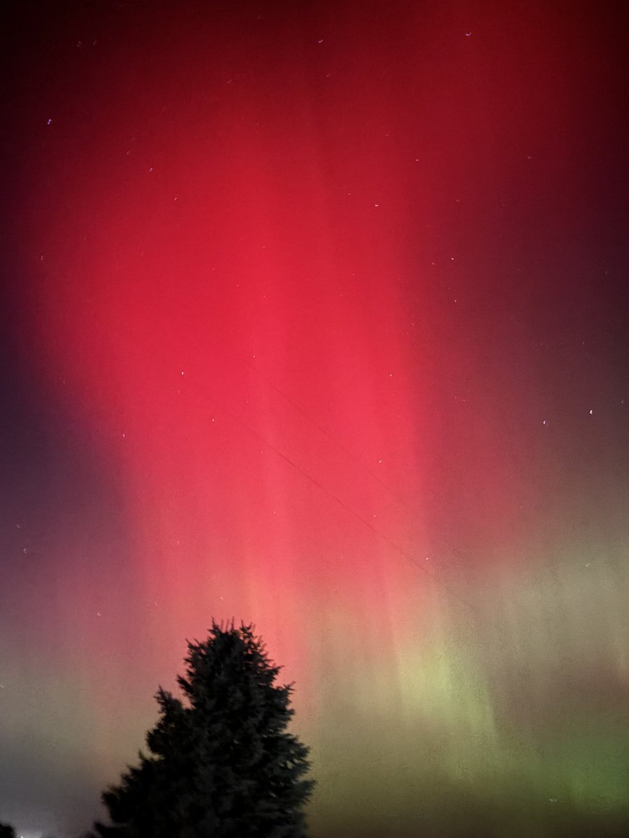 A free fireworks show tonight.  Compliments of the Northern Lights