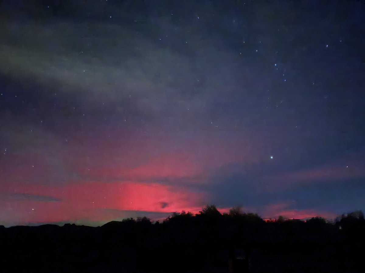 Northern lights putting on a show from Parker, AZ #parkerstrip #Aurora #northernlights