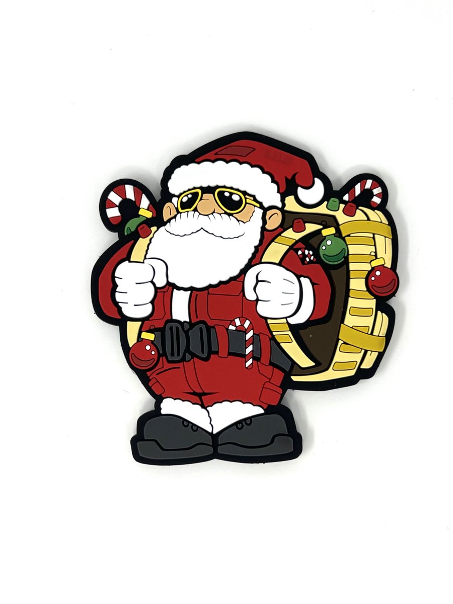 PATCH_EX_JAPAN's tweet image. 【RUSH SANTA PATCH】

ホリデー限定の“タクティカル×サンタ”コラボ！
立体PVCの造形、赤×ゴールドの鮮やかな配色、
モール付きバックパックやキャンディケーンなど
細部の作り込みが魅力。

5.11らしいギア感と遊び心が両立した一枚。

#511tactical
#LASTGEAR
#PATCHEX