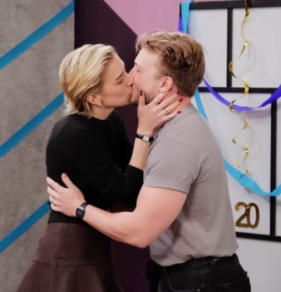liloloveyou024's tweet photo. SHOURTNEY FANS KEEP WINNING SO HARD THIS WEEK https://t.co/Q1vMOHYbZB