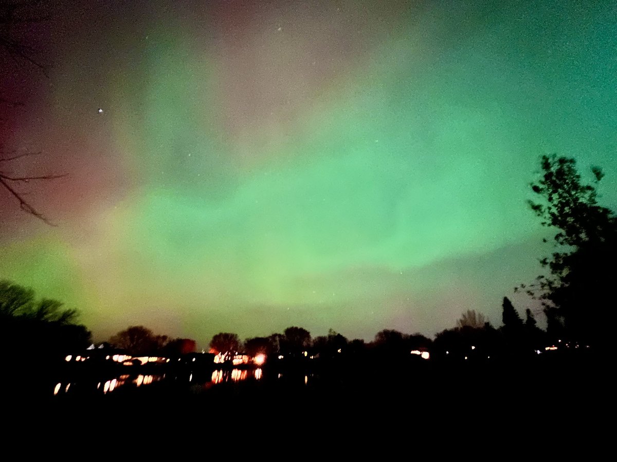 Love when the northern lights come out to visit.