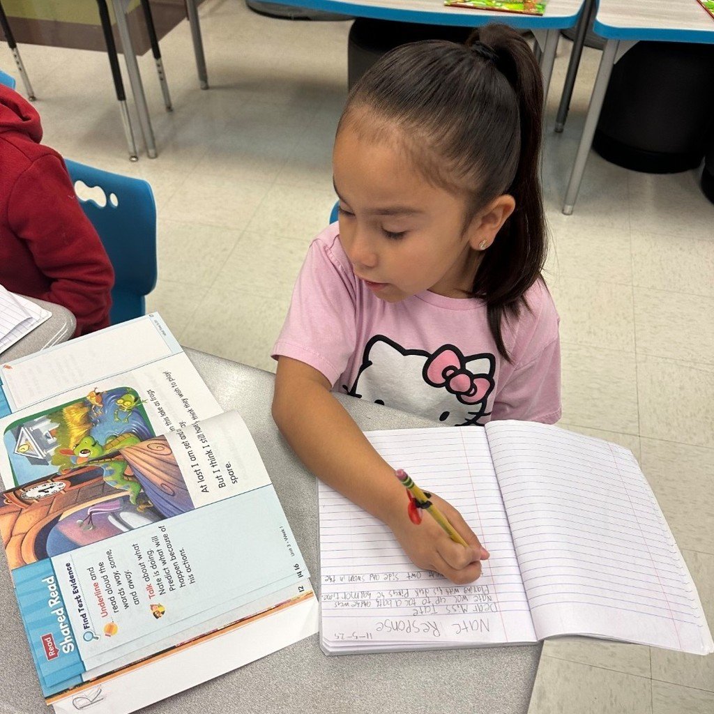 swisd_hcsa's tweet image. Writing time in Ms. Montes 1st grade class! 

#SWISDHEROS #RootedHiddenCove #RootedSWISD