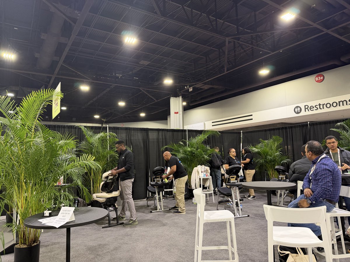 mounicarajput's tweet image. Bestest thing in Kubecon!