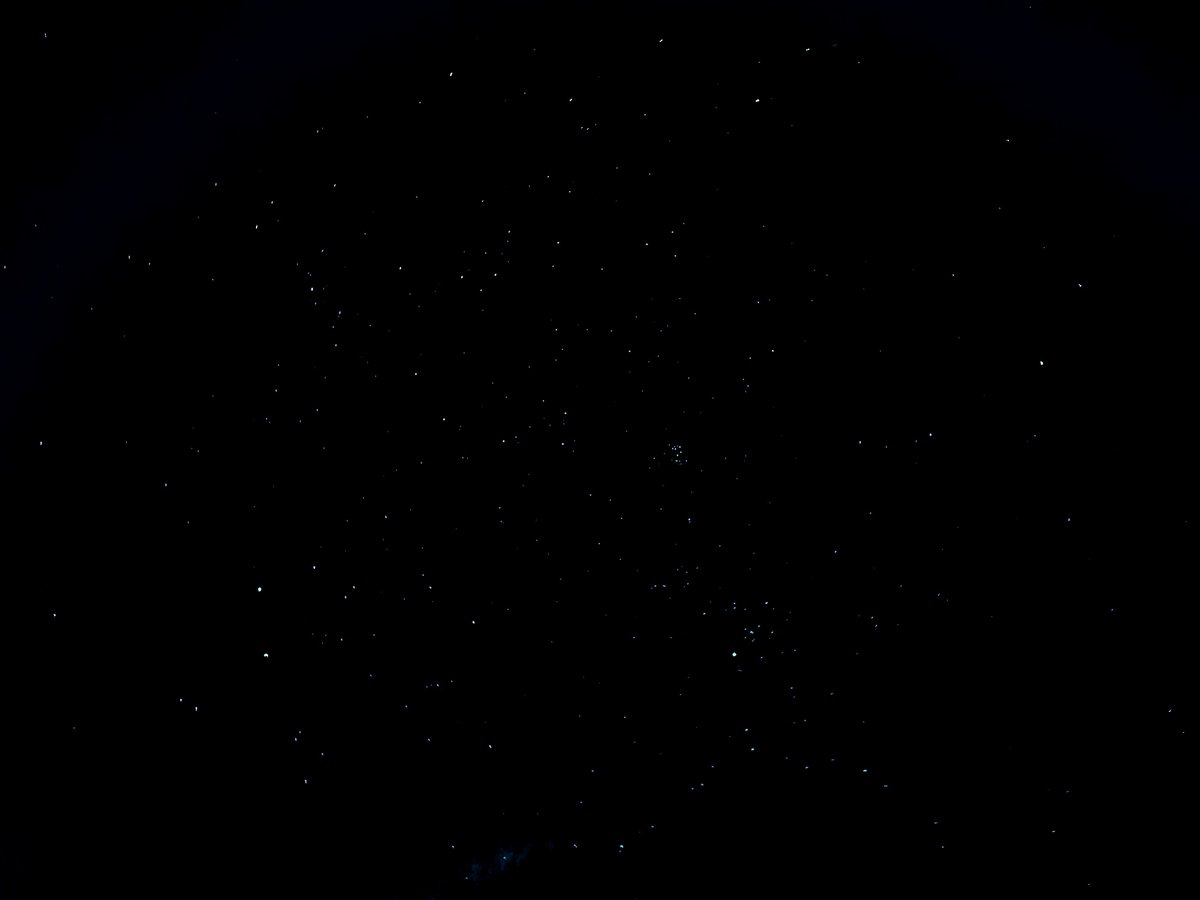 44°F → 35°F tonight.
Record-low dew point = razor-sharp skies.
Stars on full blast. 🌌 iPhone 17 PM