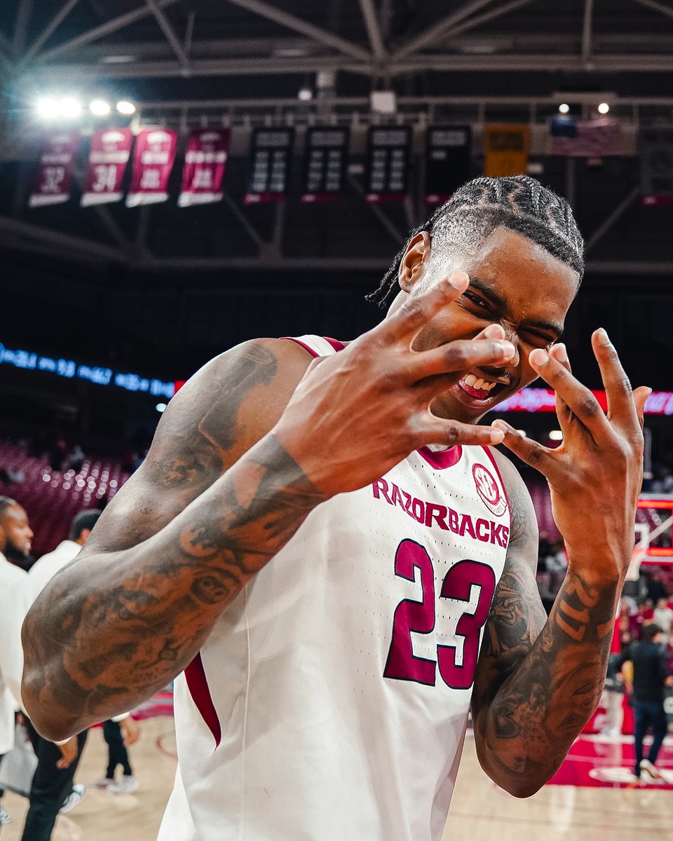 RazorbackMBB's tweet image. W dump