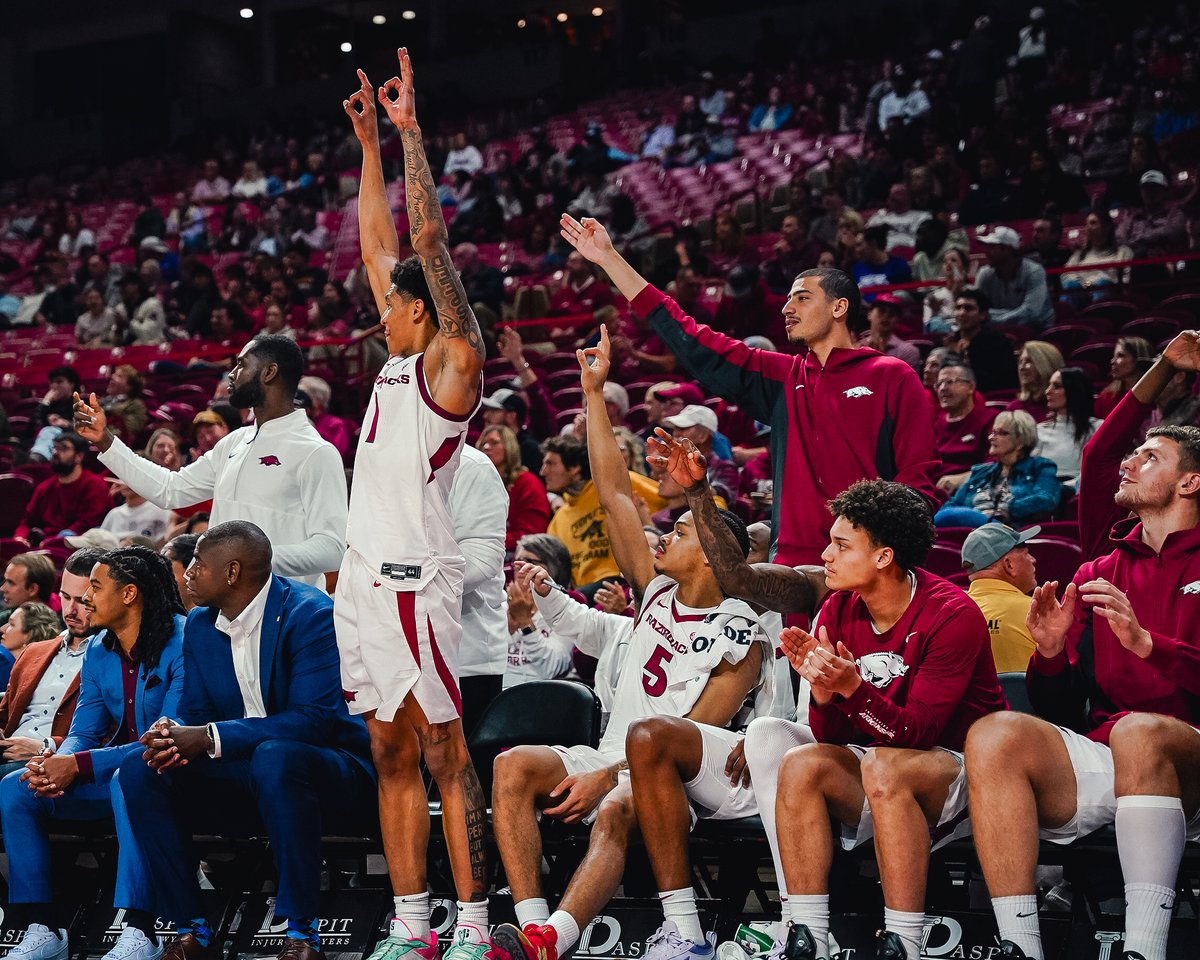 RazorbackMBB's tweet image. W dump