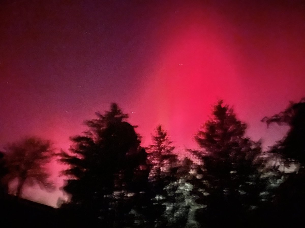 Quite the show south of Lewis, IA tonight.