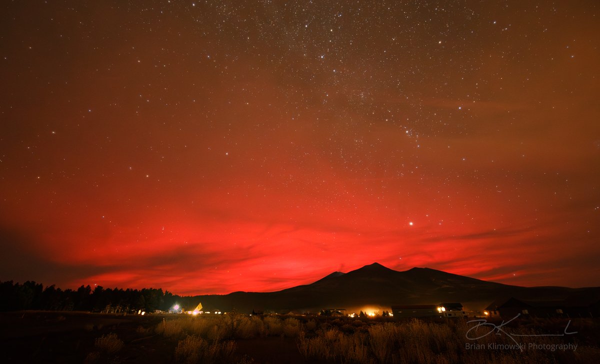 Brian_Klimowski's tweet photo. From the camera this time - high clouds added some red glow from the Flagstaff city lights, but aurora visible to the north with the naked eye.  This photo @ 7:36pm MST. https://t.co/ratT8GiIMD