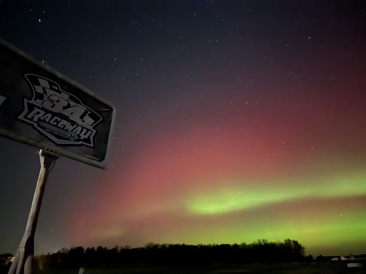 Amazing racetrack view of the Northern Lights tonight 🏁