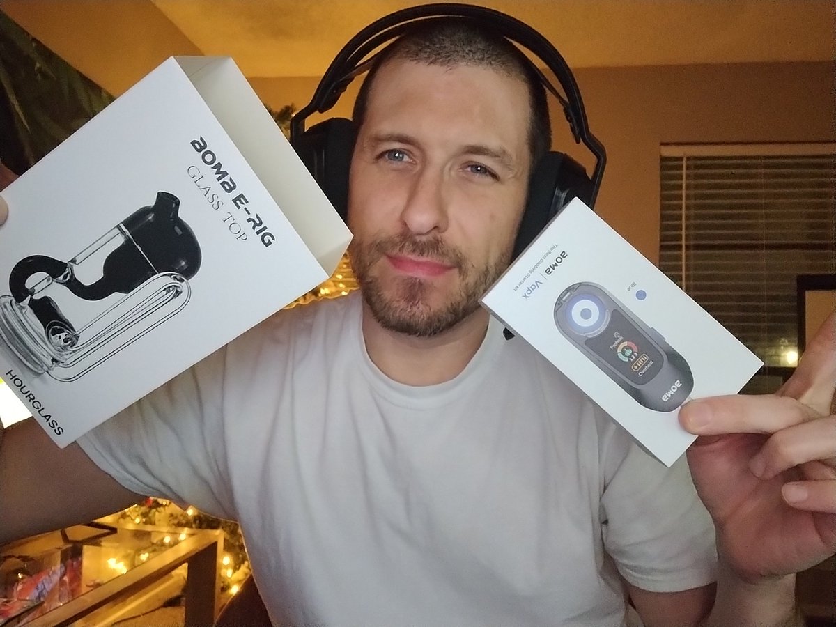 Thanks for my new toys <a href="/bombofficial__/">bombofficialstore</a>