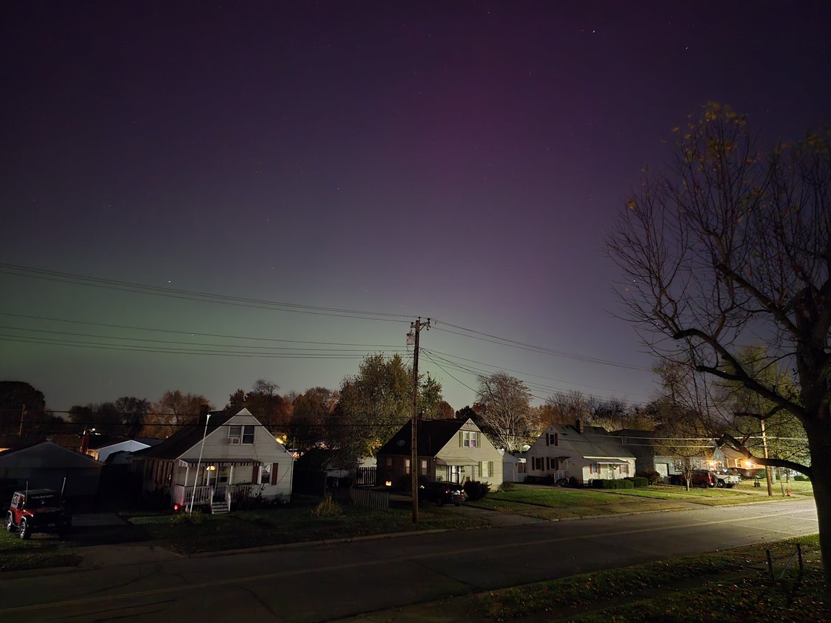 iangilcher's tweet image. It's bright enough to see with the naked eye now! Mind-blowing!