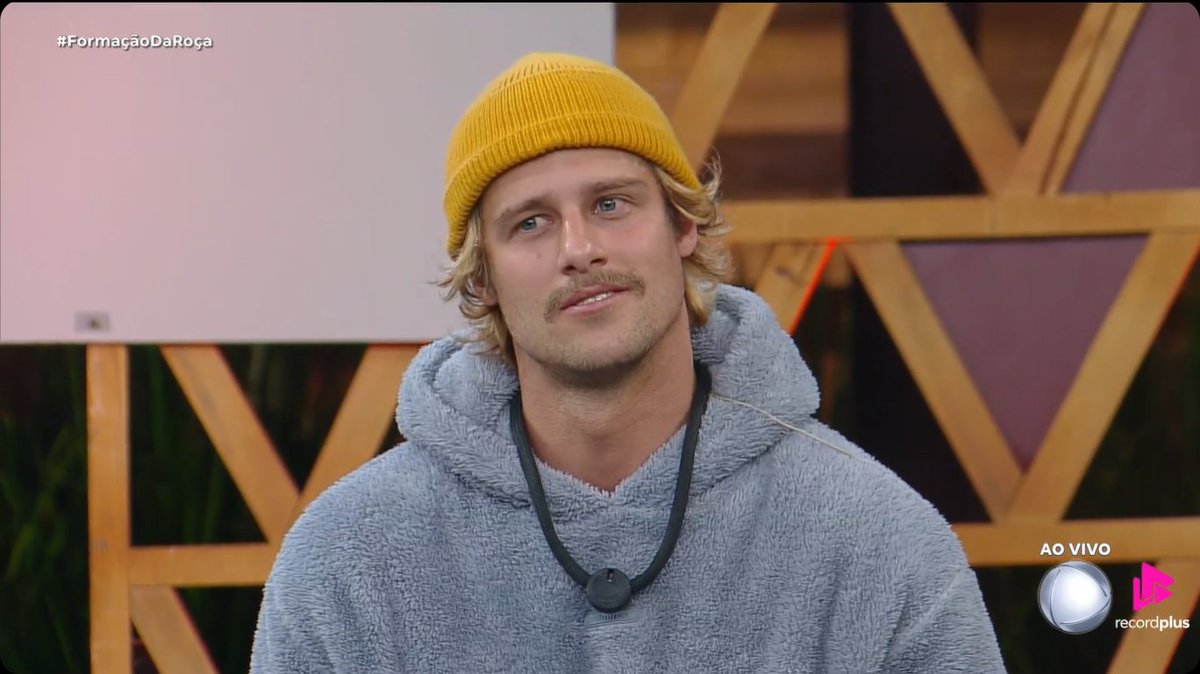 Rotafofoqueiro's tweet image. VAMOS MORAR NO R7 E SALVAR O MATHEUS PRA TOMBAR ESSSAS PÁGINAS! #AFazenda