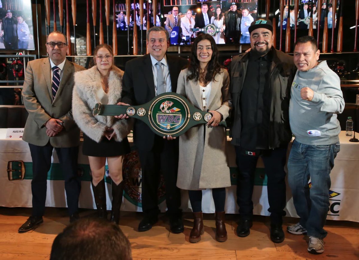 armentapuebla_'s tweet image. Felicito a nuestra campeona, Gaby &quot;La Bonita&quot; Sánchez, por recibir el primer cinturón conmemorativo al #DíaDeMuertos. 🥊💀🏵️

Este reconocimiento que se hará de manera anual por parte del CMB, rinde homenaje al esfuerzo, disciplina y trabajo diario de las y los boxeadores en…