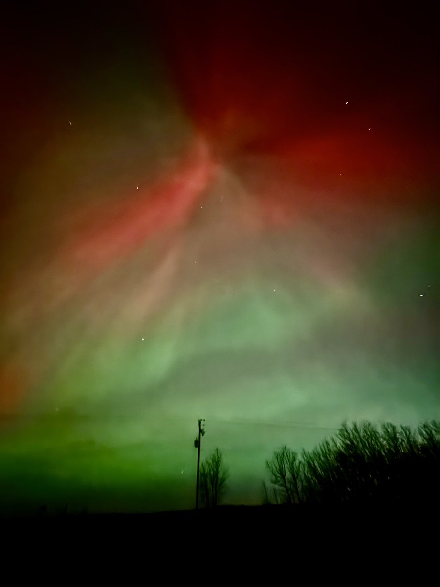 ShelbymcWx's tweet image. Taken near josephburg ab Mother Nature giving us a show for sure @LilyLightenin  @walkng_tall  @dartanner @treetanner  @CalgaryRASC @AlbertaAurora