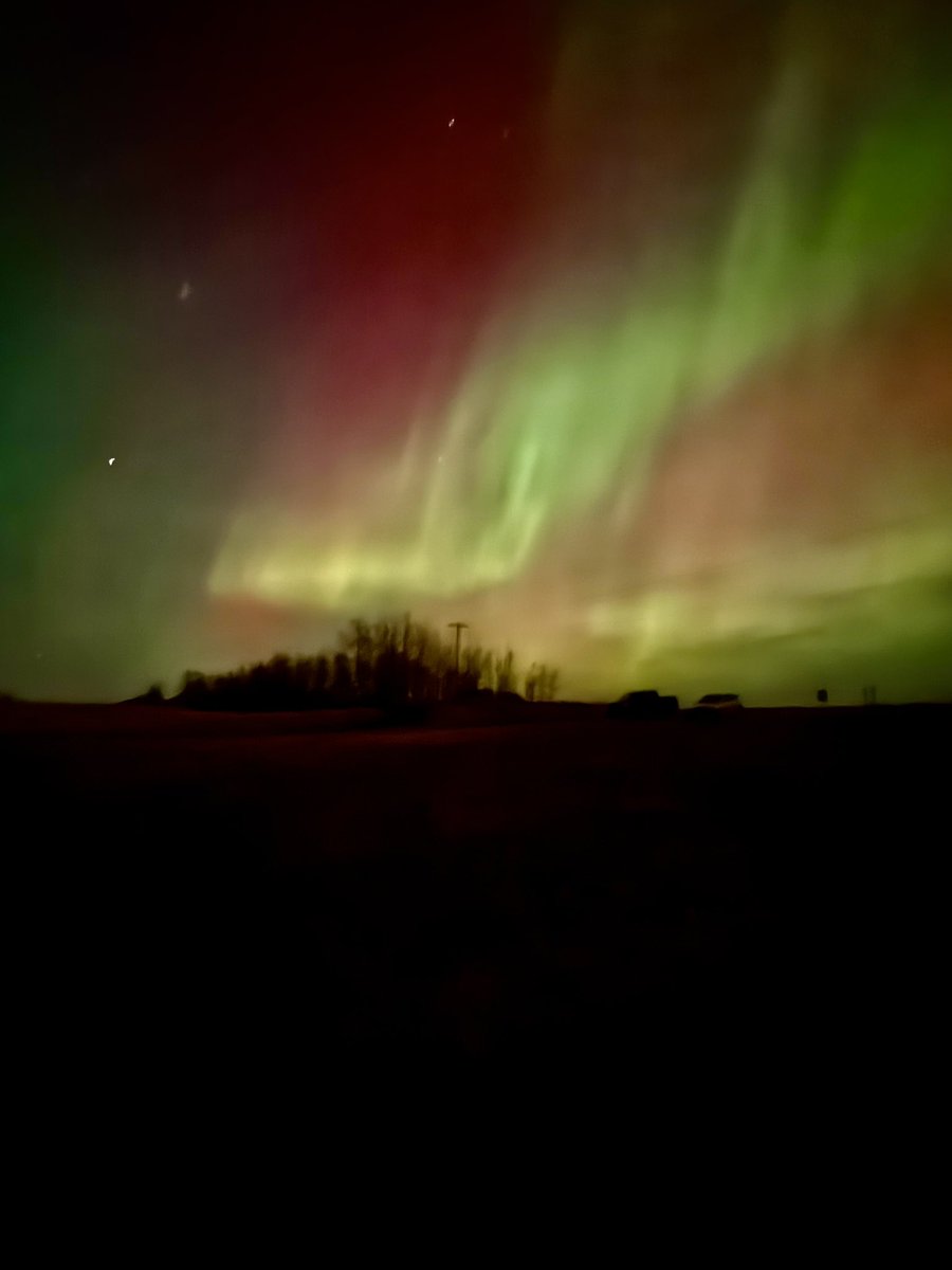 ShelbymcWx's tweet image. Taken near josephburg ab Mother Nature giving us a show for sure @LilyLightenin  @walkng_tall  @dartanner @treetanner  @CalgaryRASC @AlbertaAurora