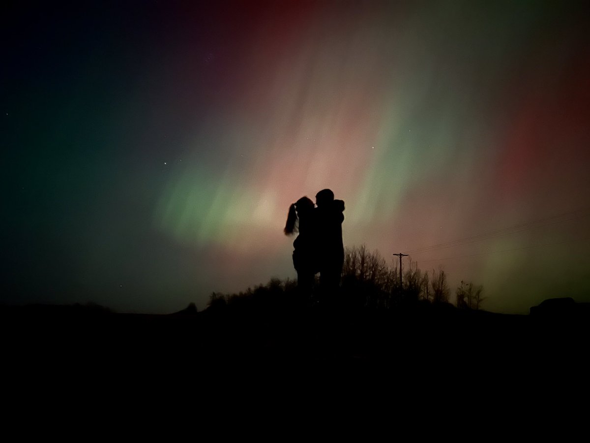 ShelbymcWx's tweet image. Taken near josephburg ab Mother Nature giving us a show for sure @LilyLightenin  @walkng_tall  @dartanner @treetanner  @CalgaryRASC @AlbertaAurora
