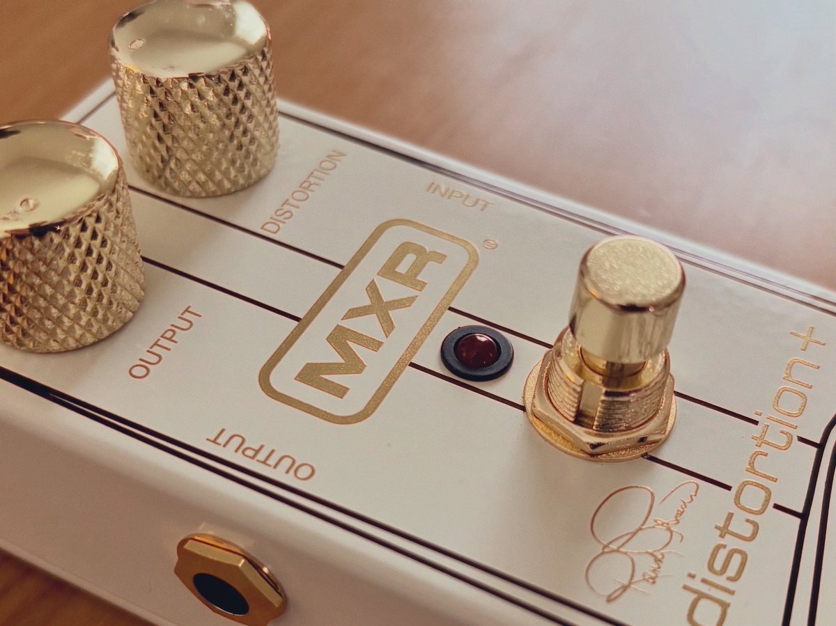 gokrock5969's tweet photo. MXR Distortion+
RANDY RHOADS SPECIAL EDITION
嗚呼…エレガント✨
#RR104C https://t.co/1i5tJBMkG0
