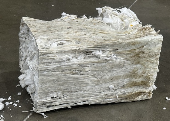 🌞 As the solar industry surges, so does its packaging waste.
EPE — essential for solar panel protection — has become a recycling challenge.
♻️ GreenMax Zeus Foam Densifier offers the solution:
· 50:1 volume reduction
· Easy operation, low maintenance
· Full after-sales support