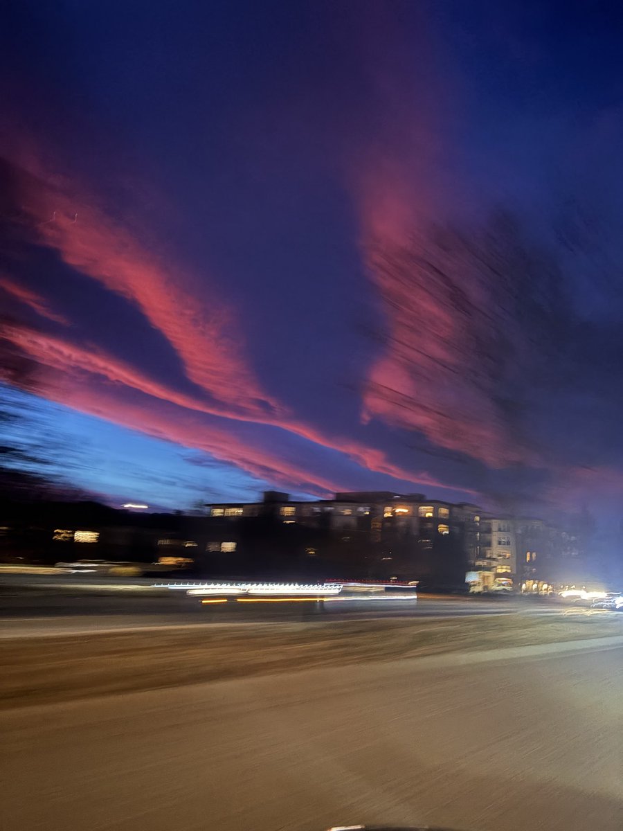 btrflycara's tweet photo. @Denver7Traffic @DenverChannel The sunset last night was amazing https://t.co/tcLN1XXiYk