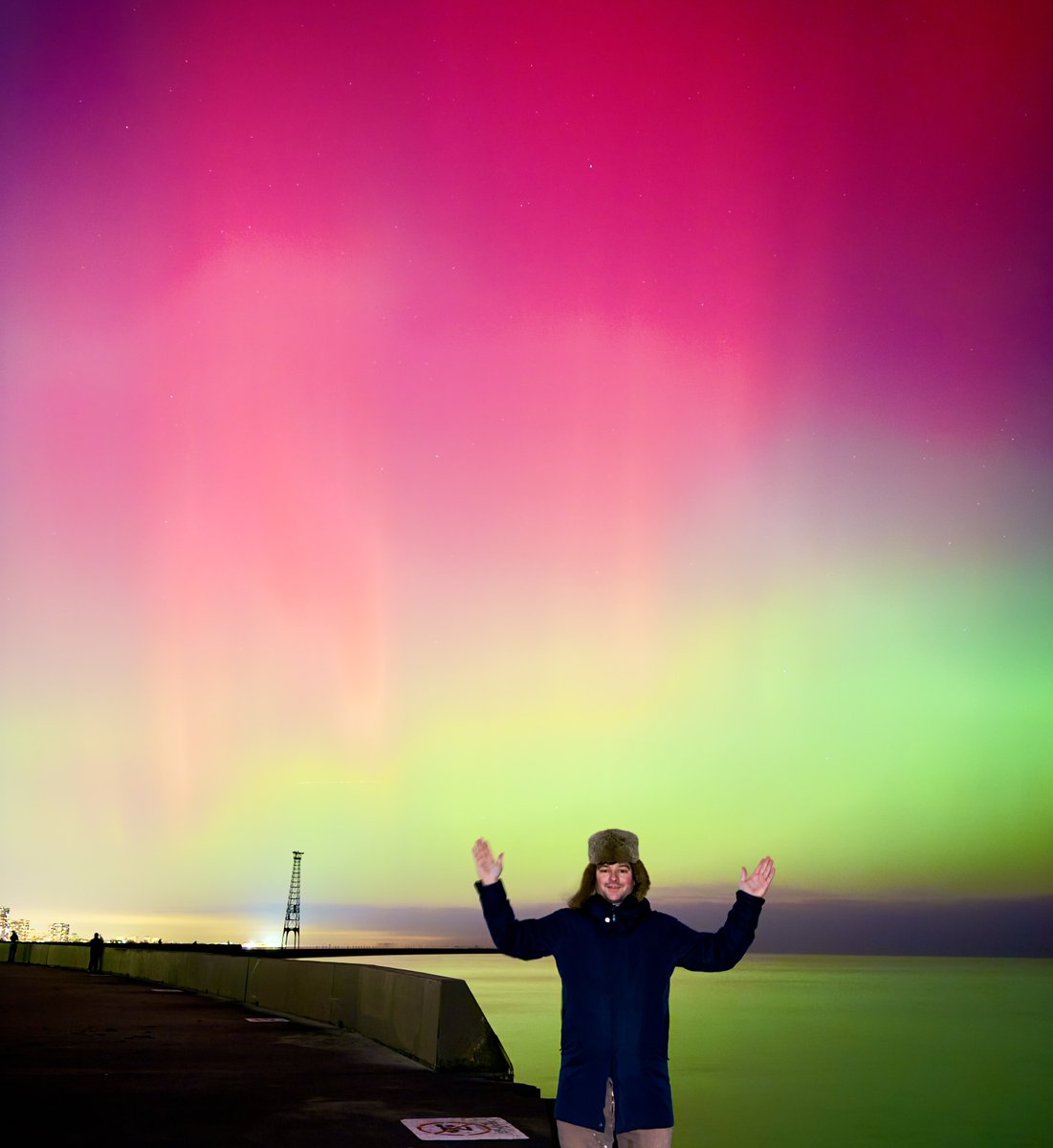 What an incredible substorm at Montrose Harbor in Chicago