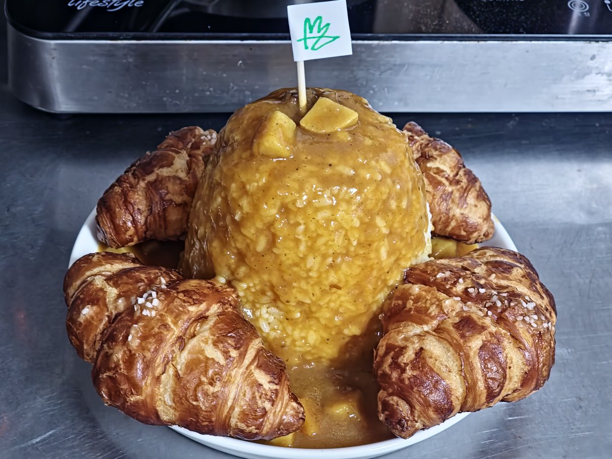 저도 만들어봤어요!

못 먹을 정도는 아닌데 크루아상을 굳이 카레랑 같이 먹어야하나? 싶었던