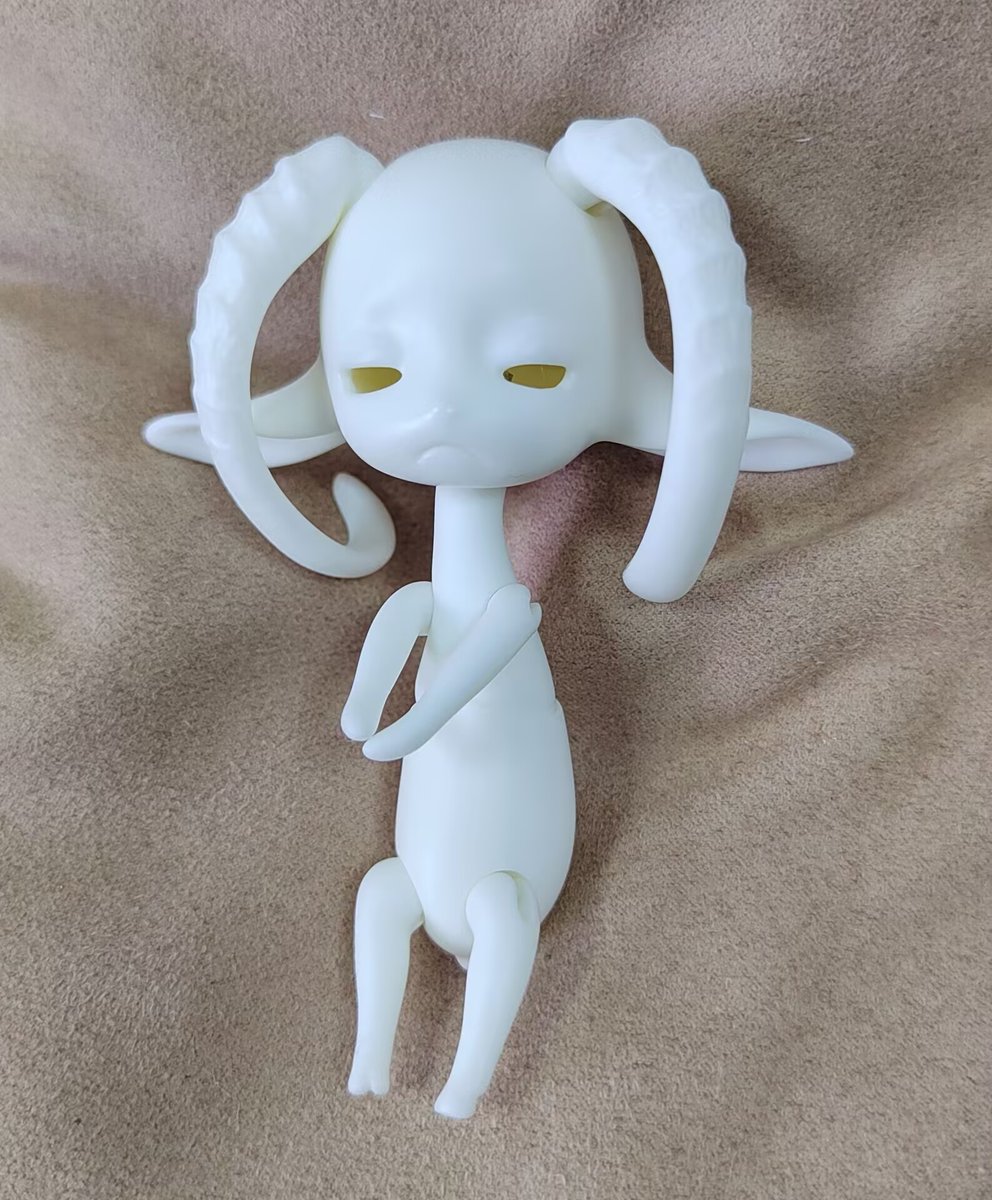 #即納在庫 #お知らせ 📢
羊大雨（Heavy rain）ホワイト肌
11cm ドールペット ラスト1体のみ
ご入金確認後にすぐ発送可能です✈️
ご希望であれば全身メイク追加することが可能です。
(legenddollのメイク師が描くことになります)
詳細➡️legenddoll.com/goods-40316.ht…
#bjd #即納ドール #legenddoll