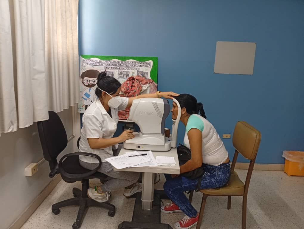 La consulta de Optometría del Centro Diagnóstico Integral (CDI) Dr.Tulio Pineda ,en San Juan de Los Morros,se distingue por su compromiso con brindar atención de alta calidad a sus pacientes.Todo esto se realiza en un ambiente cómodo y profesional.
#CubaPorLaVida
#CubaCoopera
