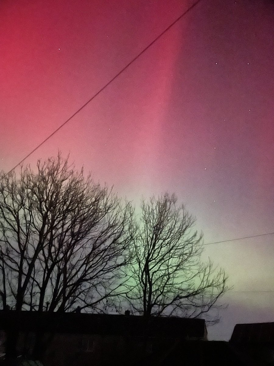 MarkMalinen's tweet photo. Aurora from Musselburgh. @BBCWthrWatchers https://t.co/r8NbdJtrxn