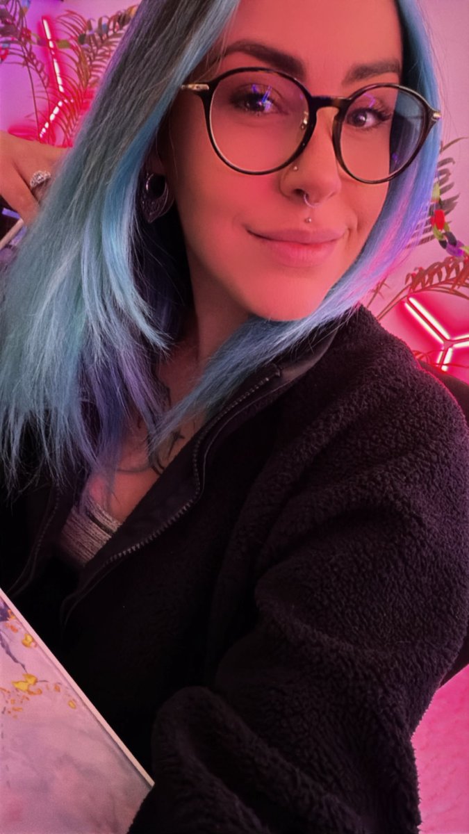 Today’s the day, chat. I’m finally playing The Witcher 3 for the first time!

Is it REALLY that good? 👀

LIVE NOW!