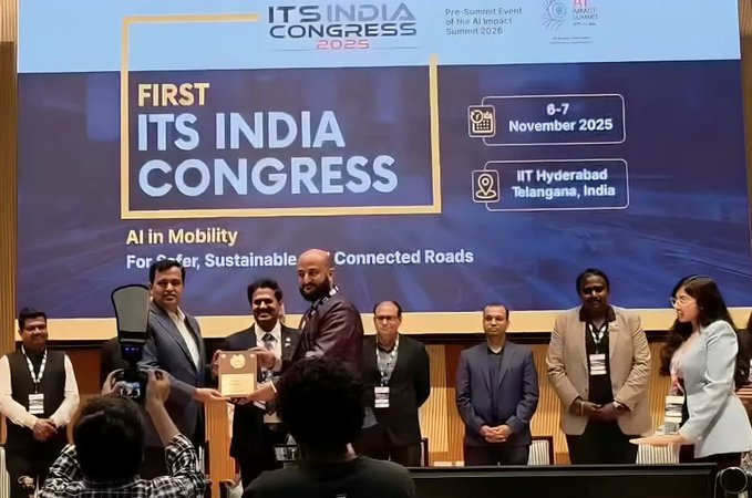 rayaan958's tweet photo. ITS India Forum felicitated Activist Umar Bhat from Kashmir and a Delhi Transport Pioneer, celebrating their contributions to progress and development across the country. #AirPollution #IPL2026 #MondayMotivation #परमार्थ_की_अनोखी_मिसाल #WorldScienceDay #SpiritualSunday https://t.co/uWPpuB8Jqf