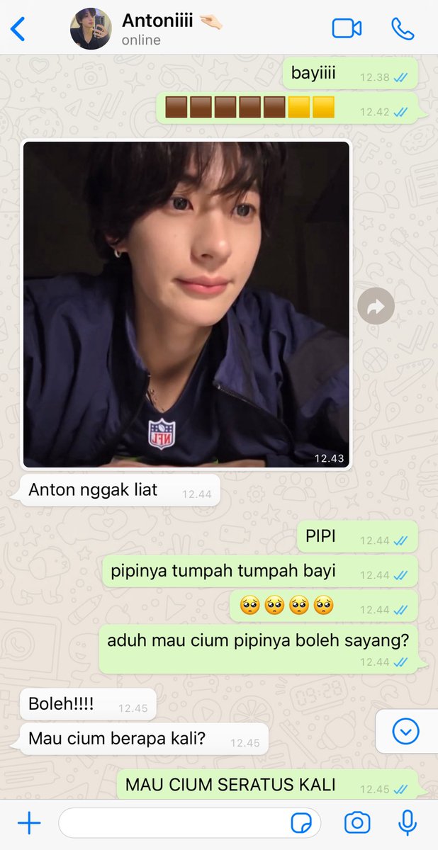 wonpapers's tweet image. merayakan pepero day sama brondong IMUT