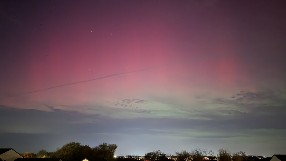AllskyJ's tweet photo. A lot of red - a bit of green. Not a lot of detail though. A decent display of the Northern Lights so far though. Waiting for the next #substorm . #aurora #Auroraborealis #northernlights https://t.co/ppAQHO5p6Q